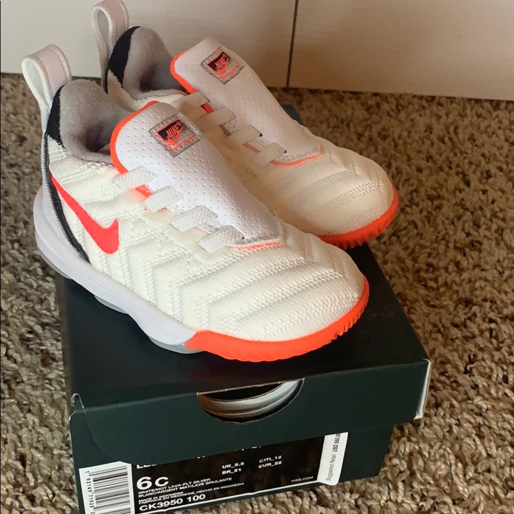 Lebron XVI new in box 6C